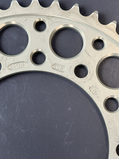 Suzuki GSXR600 525 Rear Renthal Sprocket. Hard Anodised 2011-2017 L1-L7 Renthal