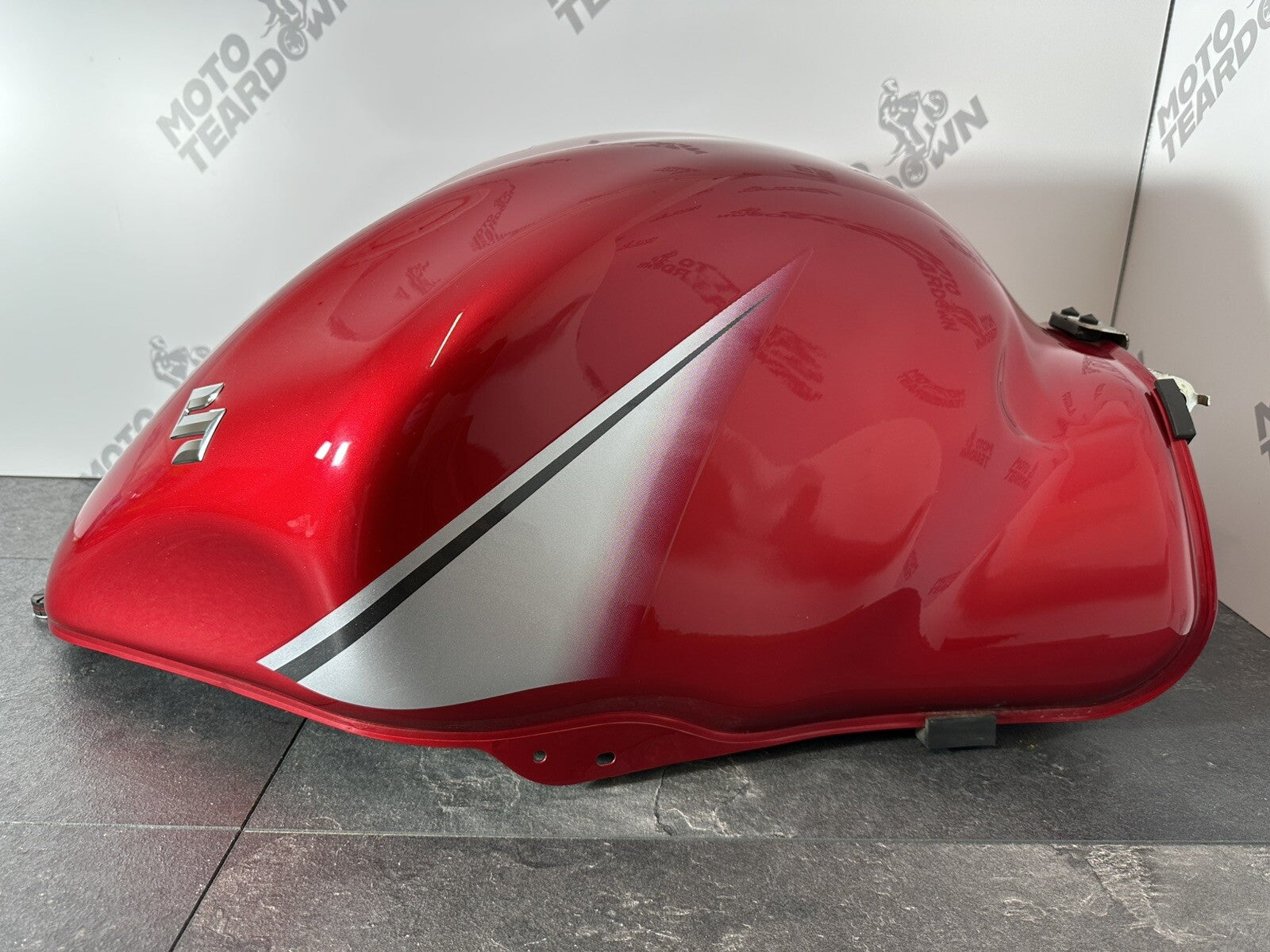 Suzuki GSXR 1300 2016 HAYABUSA Fuel Tank Petrol Tank 18408 Miles OEM *UK ONLY*