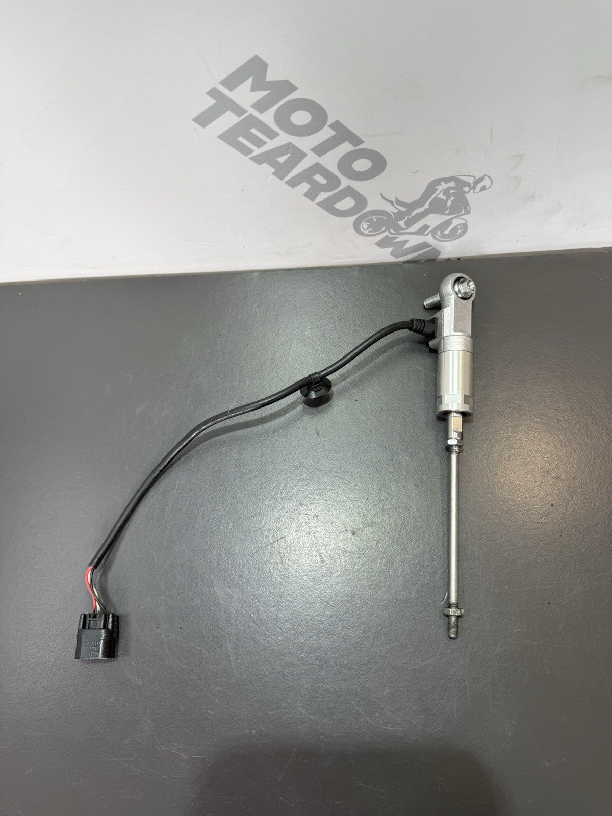 0ad4e526-83b7-4de2-b150-e78219bd4aa0