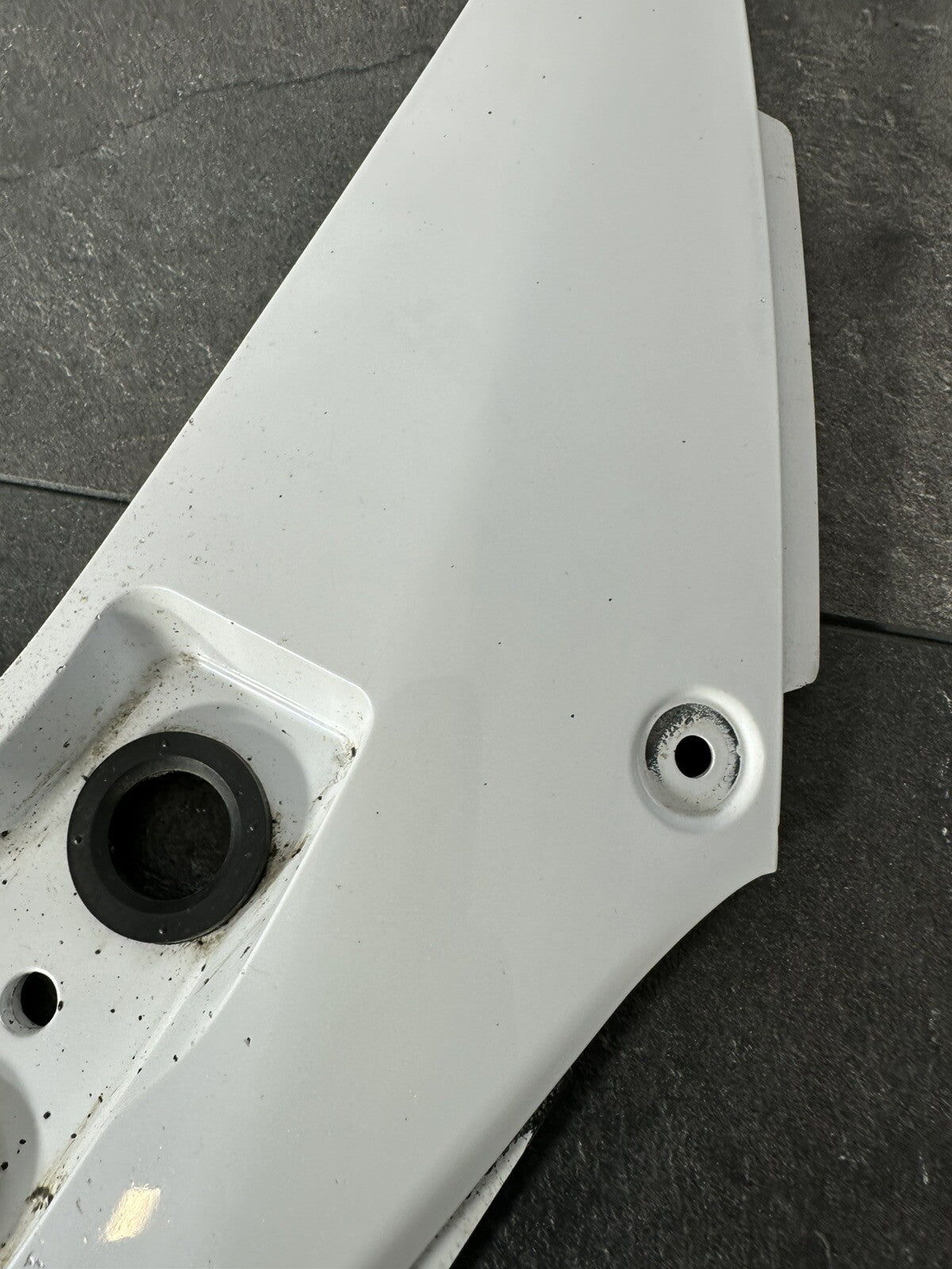 Suzuki GSXR 1000 2014 Subframe Lower Tail Fairing Panel 22774 Mile 2009-2016 OEM