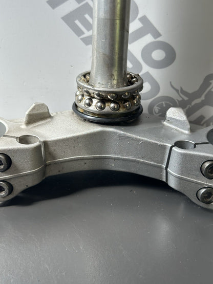 TRIUMPH STREET TRIPLE 675R Lower Yoke Bottom Clamp Lower Fork Clamp - T2044131