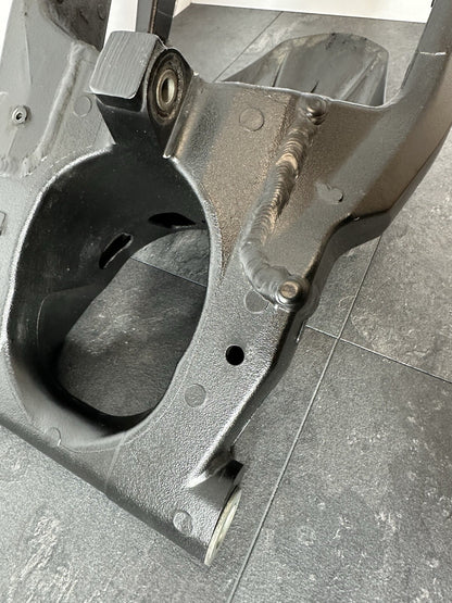 Suzuki GSXR 1000 2014 Swing Arm Swinging Arm Hugger 22774 Miles 2009-2016 OEM