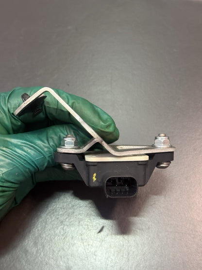 d8fe50d7-9937-4bef-b6a3-c384619d1579