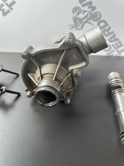 Triumph Street Triple 765 RS 2017 water pump 2017-2019 Engine Pump 765RS Water
