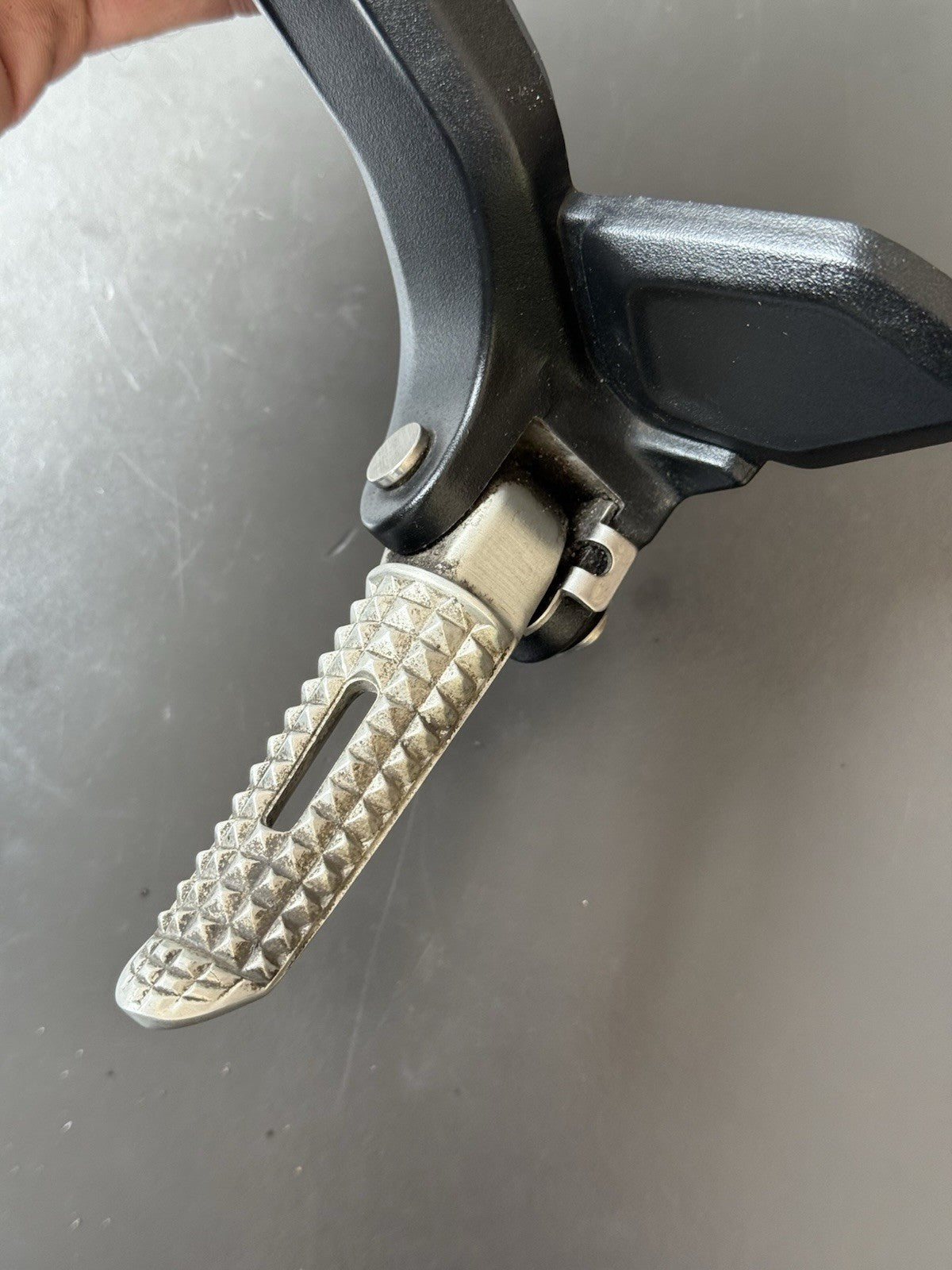 TRIUMPH TRIDENT 660 Left Rear Footrest Hanger - T2086605 2021-2024 Left Footrest