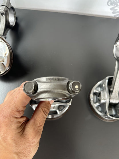 Triumph Speed Triple 1200 RR 2022 pistons READ DESCRIPTION 1200RR Engine Pistons