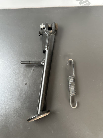 Kawasaki Z900 ZR900 2022 side prop kick stand Kawasaki Z900 Stand Kick Stand OEM
