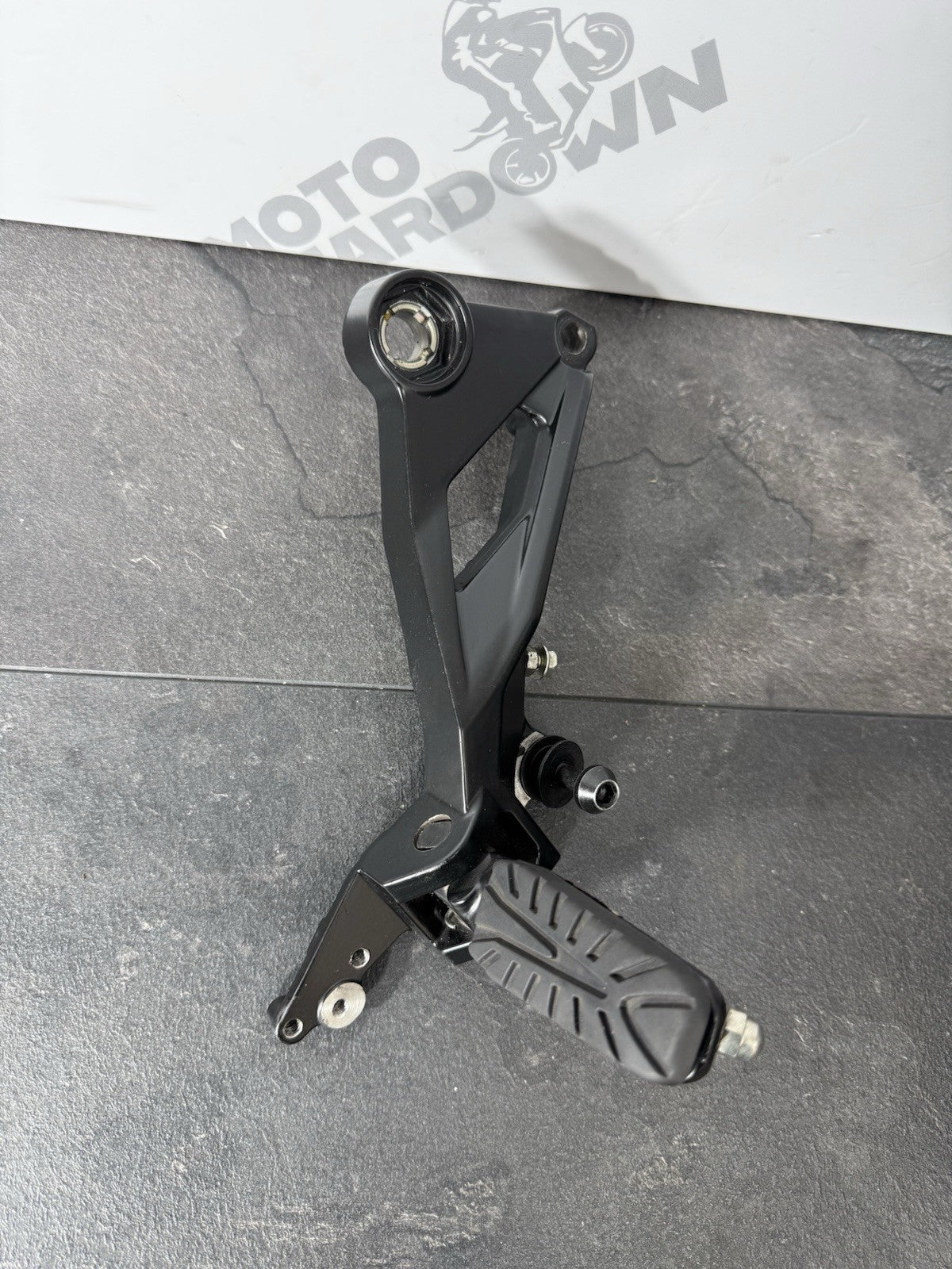 b760ef36-3b04-4b14-906c-af71465ae971