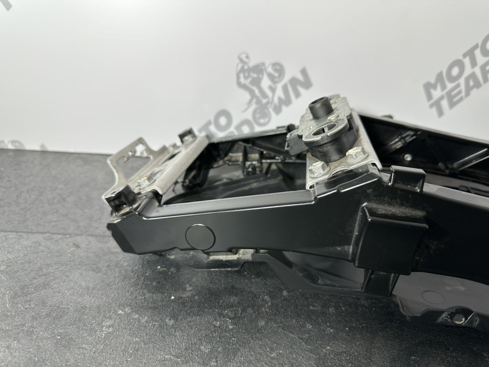 Suzuki GSXR 1000 2014 Rear Subframe & Undertray 22774 Miles 2009-2016 OEM