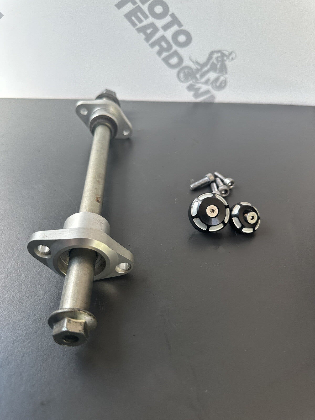 Triumph Street Triple 765 RS Swingarm Spindle Swing Arm Spindle 8126m 2017-2019