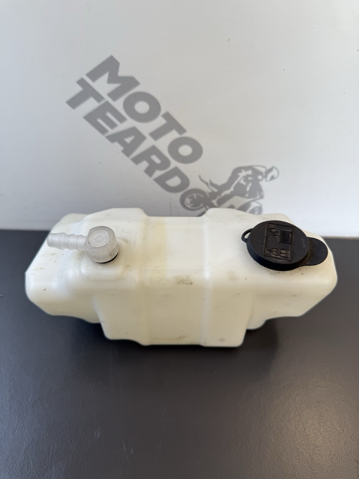 TRIUMPH STREET TRIPLE 675R COOLANT BOTTLE Radiator Coolant Bottle T2102200 2010