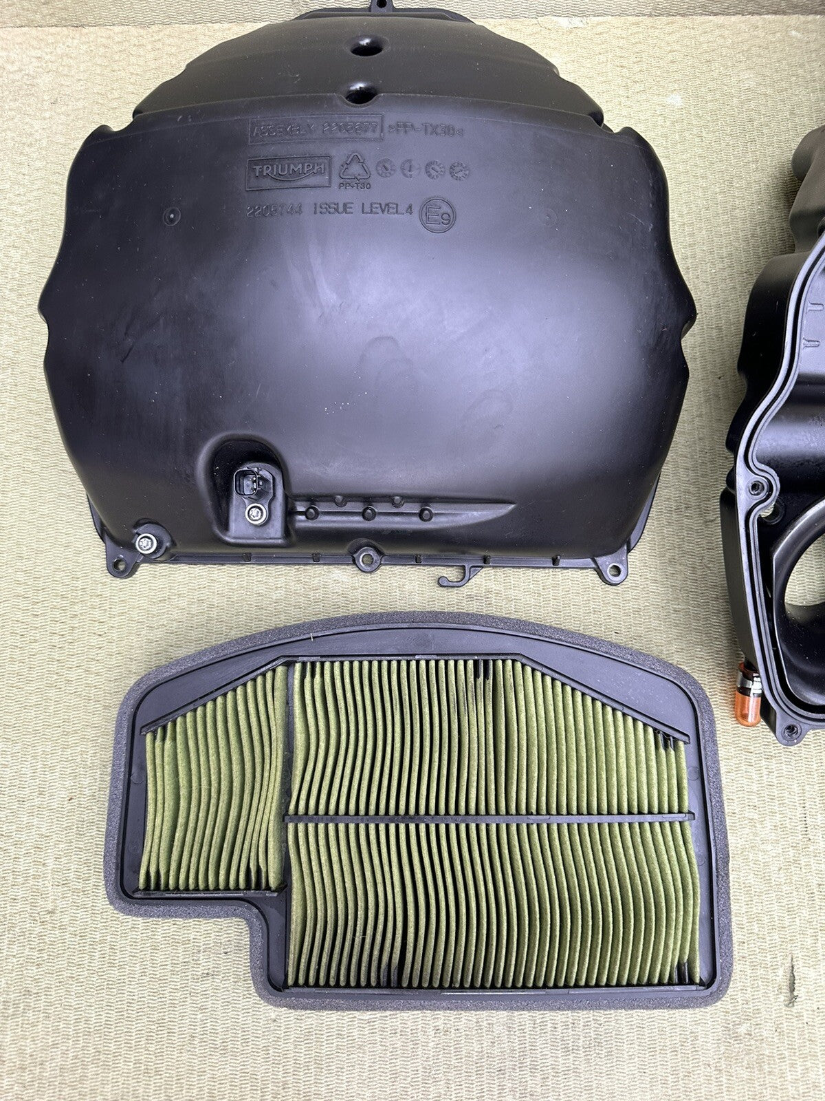 TRIUMPH SPEED TRIPLE 1200 RR RS Airbox Triumph Speed Triple 1200 RR RS Air Box
