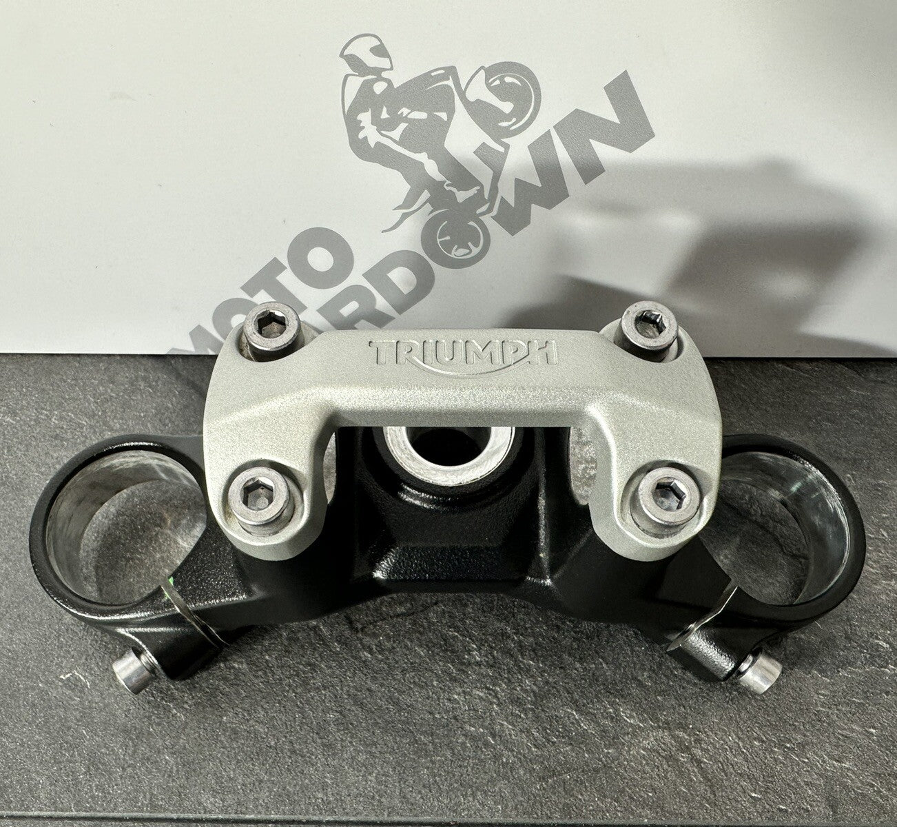 Triumph Trident 660 2022 Top Yoke & Risers Clamps 2962 Miles 2021-2024 OEM