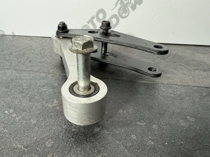 b7c69736-33fc-4990-81e8-b578ae3e8cf1