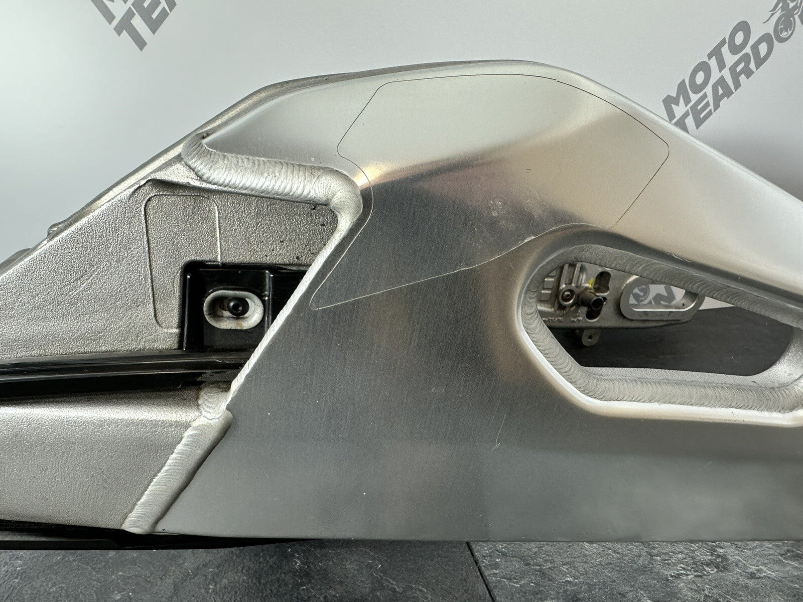 Aprilia Tuono V4 1100 Factory 2020 Swingarm Swinging Arm 6889 Miles OEM 2019
