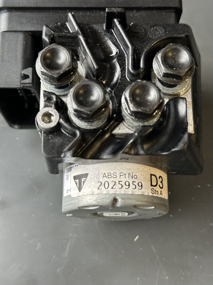 Triumph Street Triple 765 RS 2017-2019 ABS Pump Regulator 2018 OEM 765RS ABS