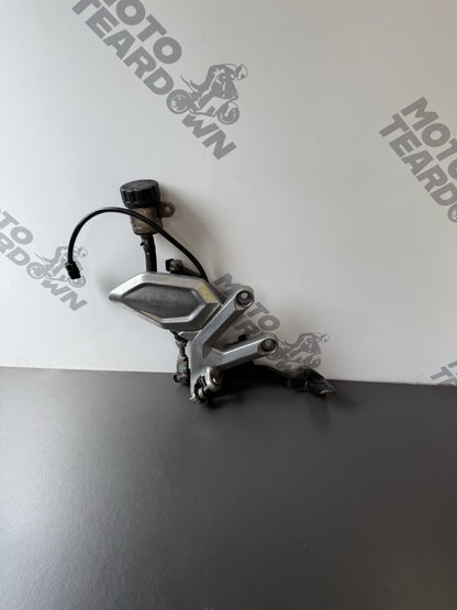 Triumph Trident 660 Right Rearset Footrest Mastercylinder BENT PEDAL 2021-24