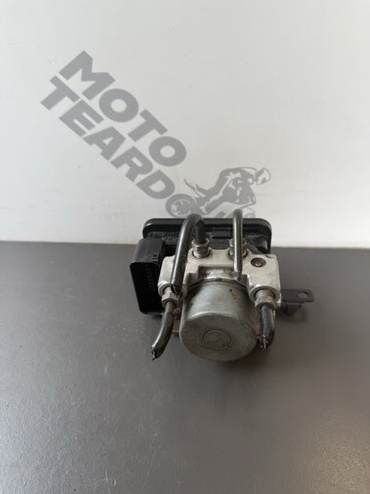 Triumph Street Triple 675 R 2015 ABS Pump Module Brake Pump 2013-2016 OEM Rear