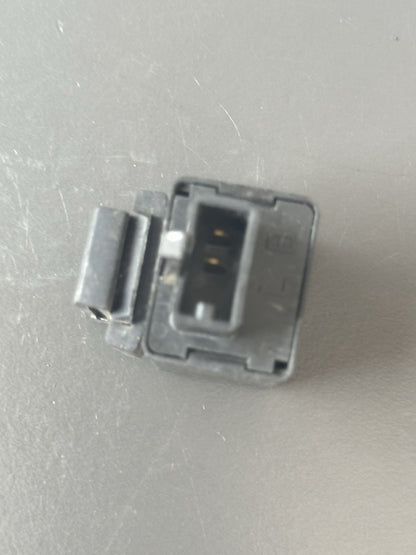 Honda CBR 1000 RR Fireblade indicator flasher relay 2004 - 2005 RR4 RR5 FE246BH
