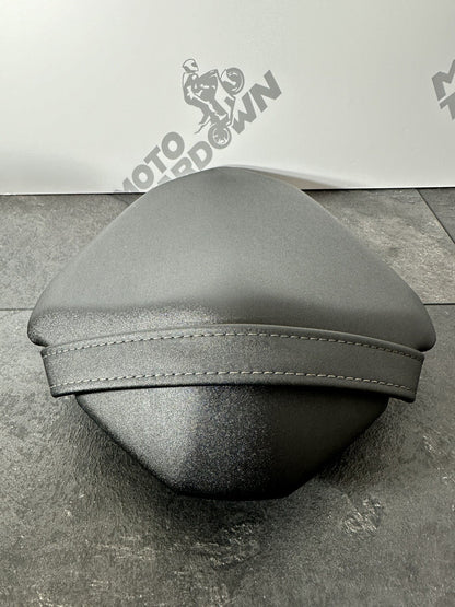 Kawasaki Z800 2016 Pillion Seat Passenger Seat 12691 Miles 2013-2018 OEM Z 800