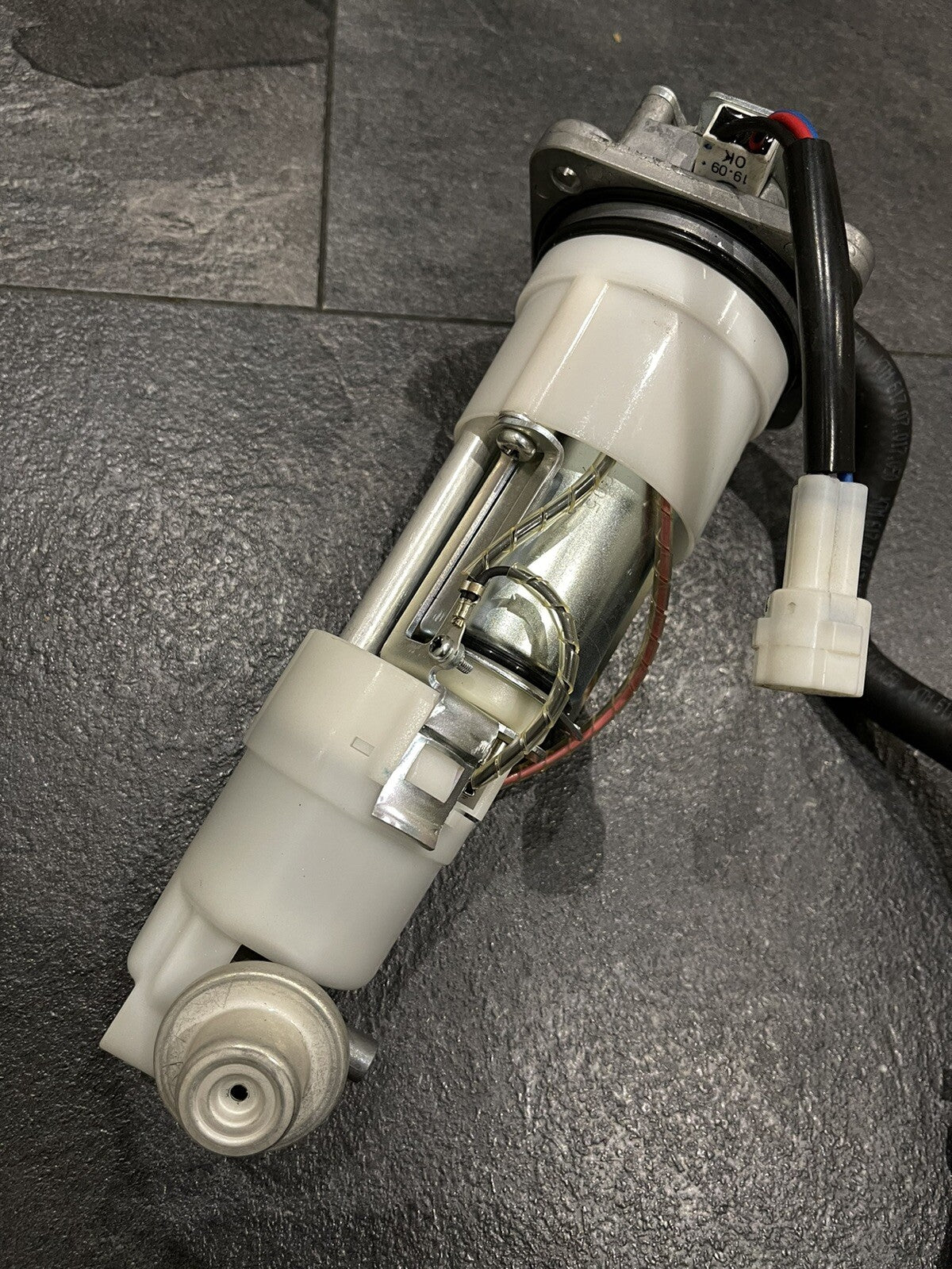 KTM Superduke R 1290 2020-2022 Fuel Pump Petrol Pump Sender OEM 2021 *UK ONLY*