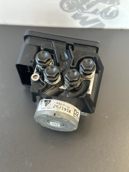 Triumph Street Triple 765 R ABS Pump OEM Triumph Street Triple T2025958 2017-19