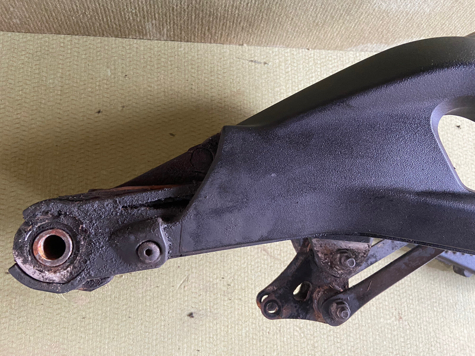 TRIUMPH STREET TRIPLE 765 RS R S  REAR SWING  ARM T2055605 2017-2019 Swinging