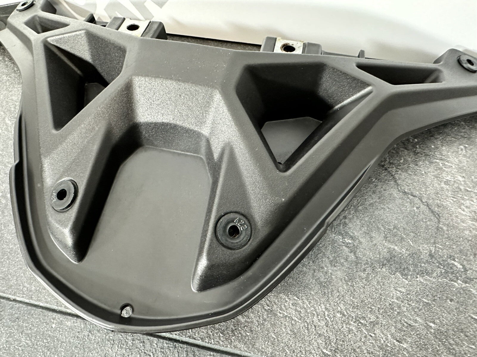 Aprilia Tuono V4 1100 2021 Windscreen Support Bracket 6606 Miles 2022-2024 OEM