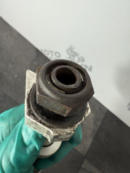 e0ca1650-229e-41d2-a5f0-2d5947364938