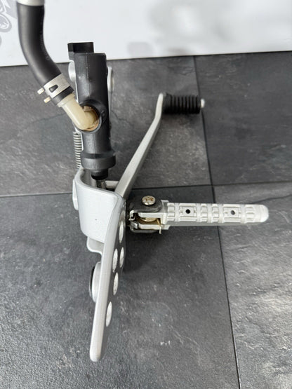 Yamaha YZF R125 R 125 2014 Right Rearset Footrest Brake MC 26983 Miles 2008-2018