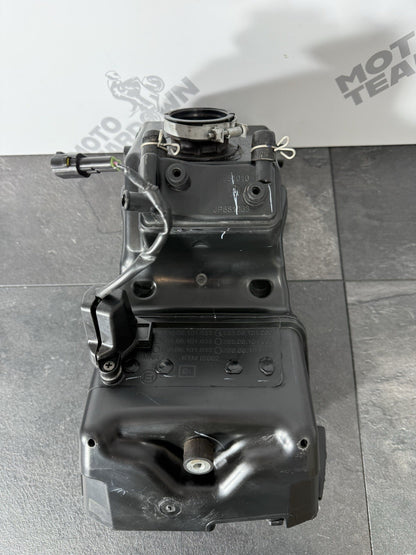 47f4ba40-458c-4120-bcac-31aad678945e