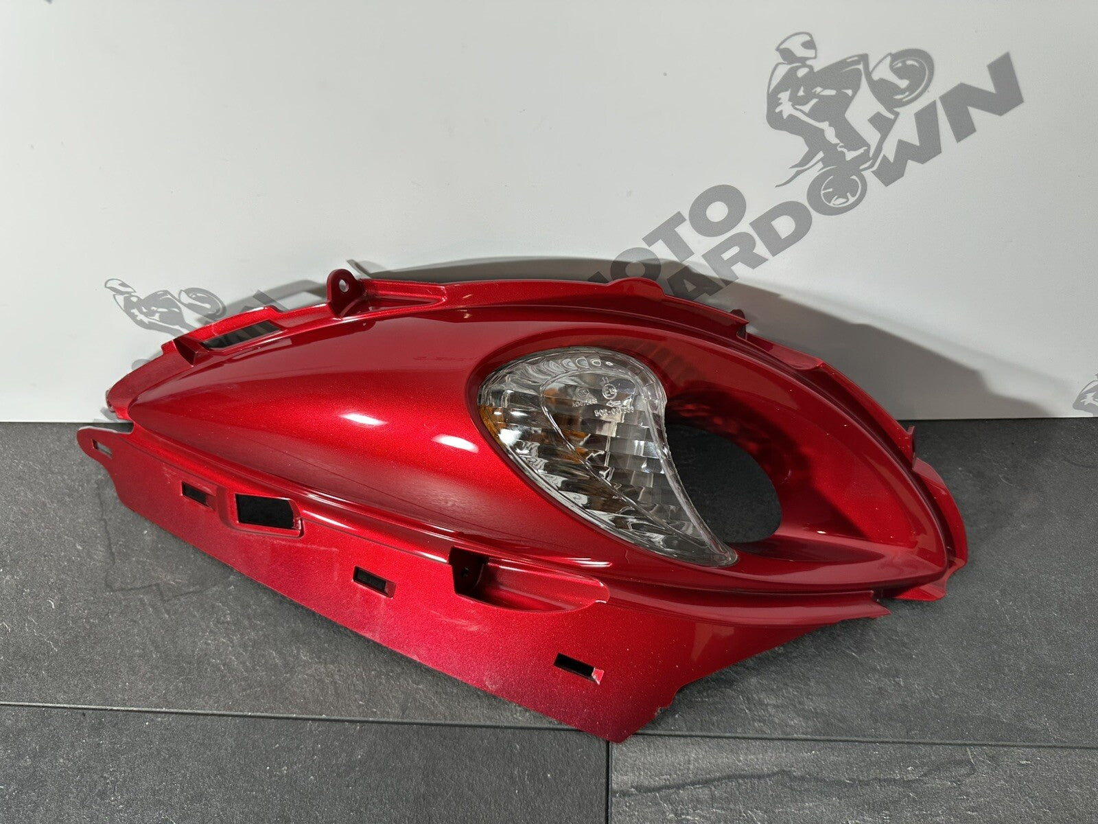 Suzuki GSXR 1300 2016 HAYABUSA Front Right Indicator Side Cowl 18408 Miles OEM