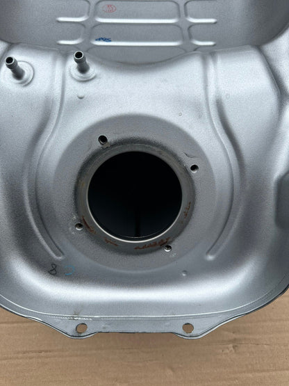 YAMAHA MT-09 SP MT09SP Fuel Tank Petrol Tank B7NY24100004 *DENTED* OEM 2021 -