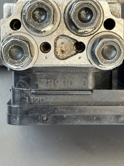 Kawasaki Z900 ZR900 2022 ABS pump control module Z900 ABS pump OEM