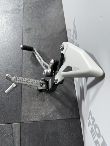 98384415-e183-44a4-9458-ab1b50a18cef