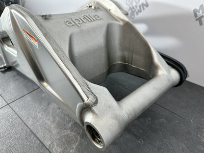 Aprilia Tuono V4 1100 Factory 2020 Swingarm Swinging Arm 6889 Miles OEM 2019