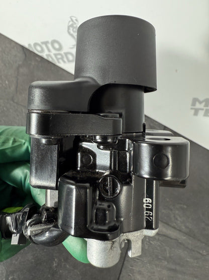 f2f20fcb-73d9-45c4-8da4-536530f3df37