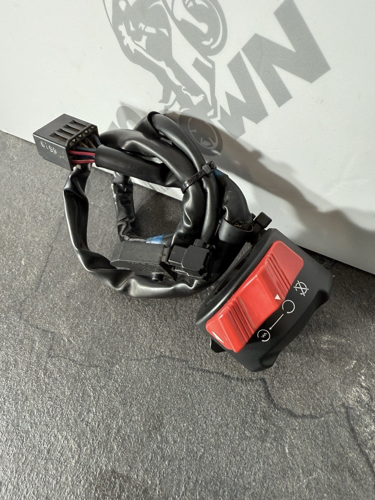 2aa834f9-120c-4724-8802-a52c8158648e