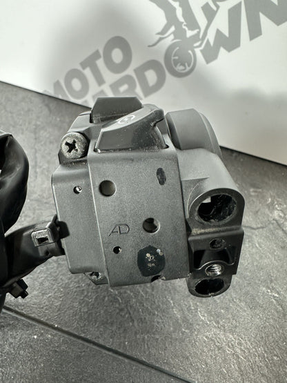 Suzuki GSXR 1300 2016 HAYABUSA Right Switchgear Kill Switch 18408 Miles OEM