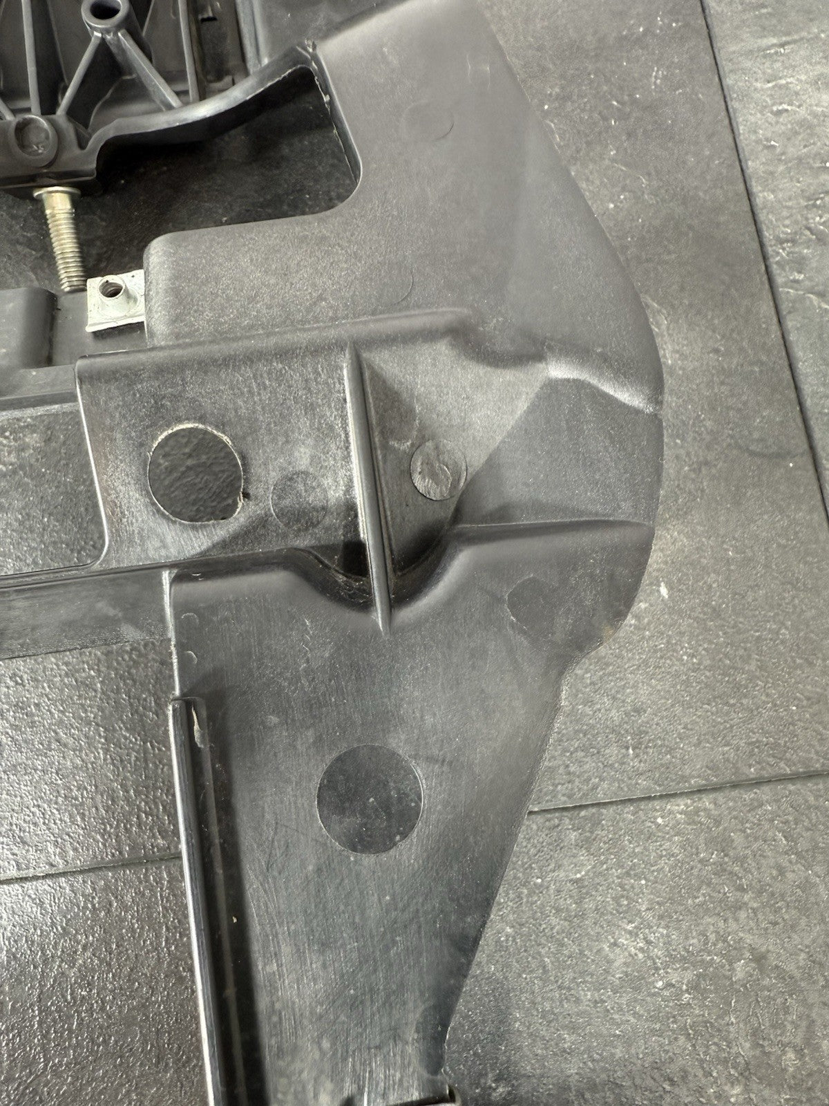Yamaha YZF R125 R 125 2014 Subframe Inner Tray Panel 26983 Mile 2008-2018 OEM