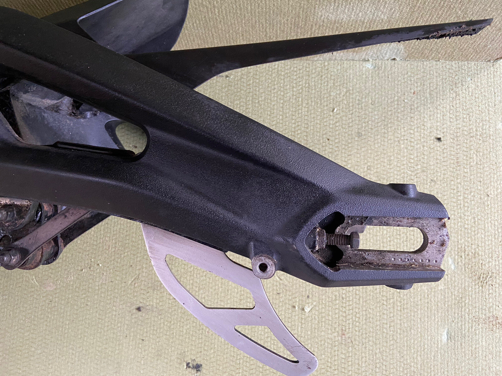 TRIUMPH STREET TRIPLE 765 RS R S  REAR SWING  ARM T2055605 2017-2019 Swinging