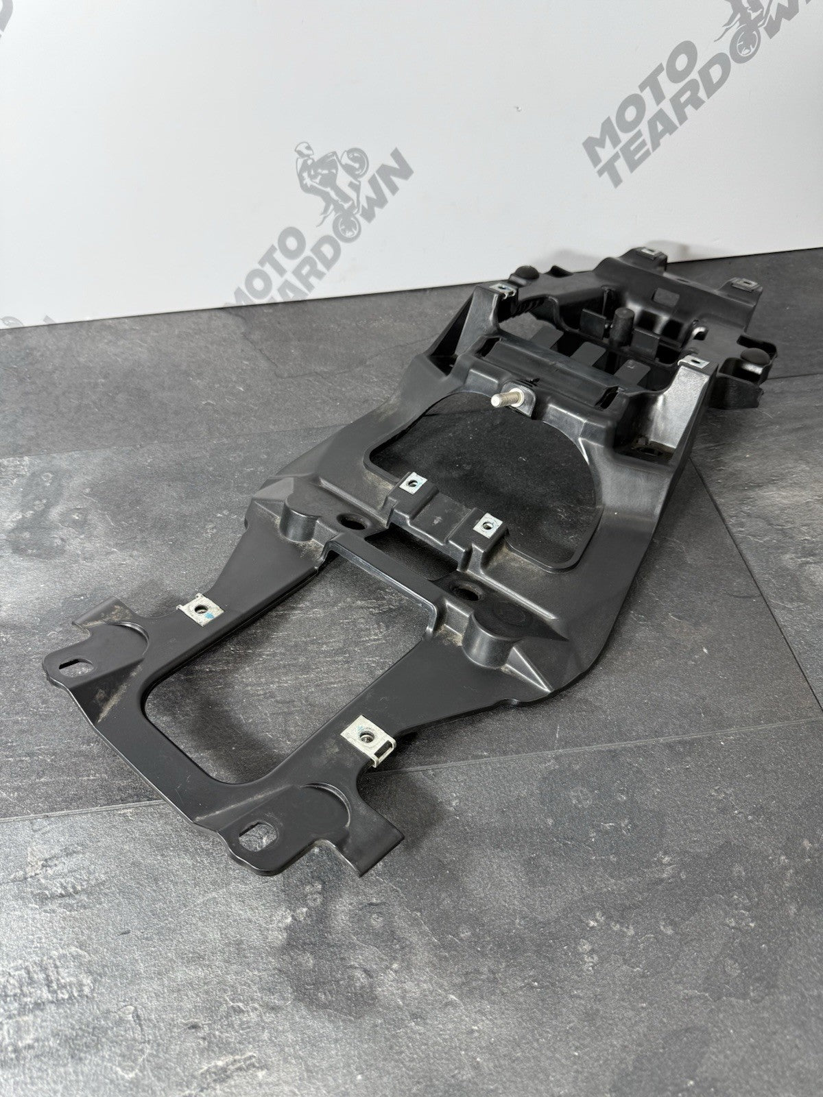 Yamaha YZF R125 R 125 2014 Subframe Inner Tray Panel 26983 Mile 2008-2018 OEM