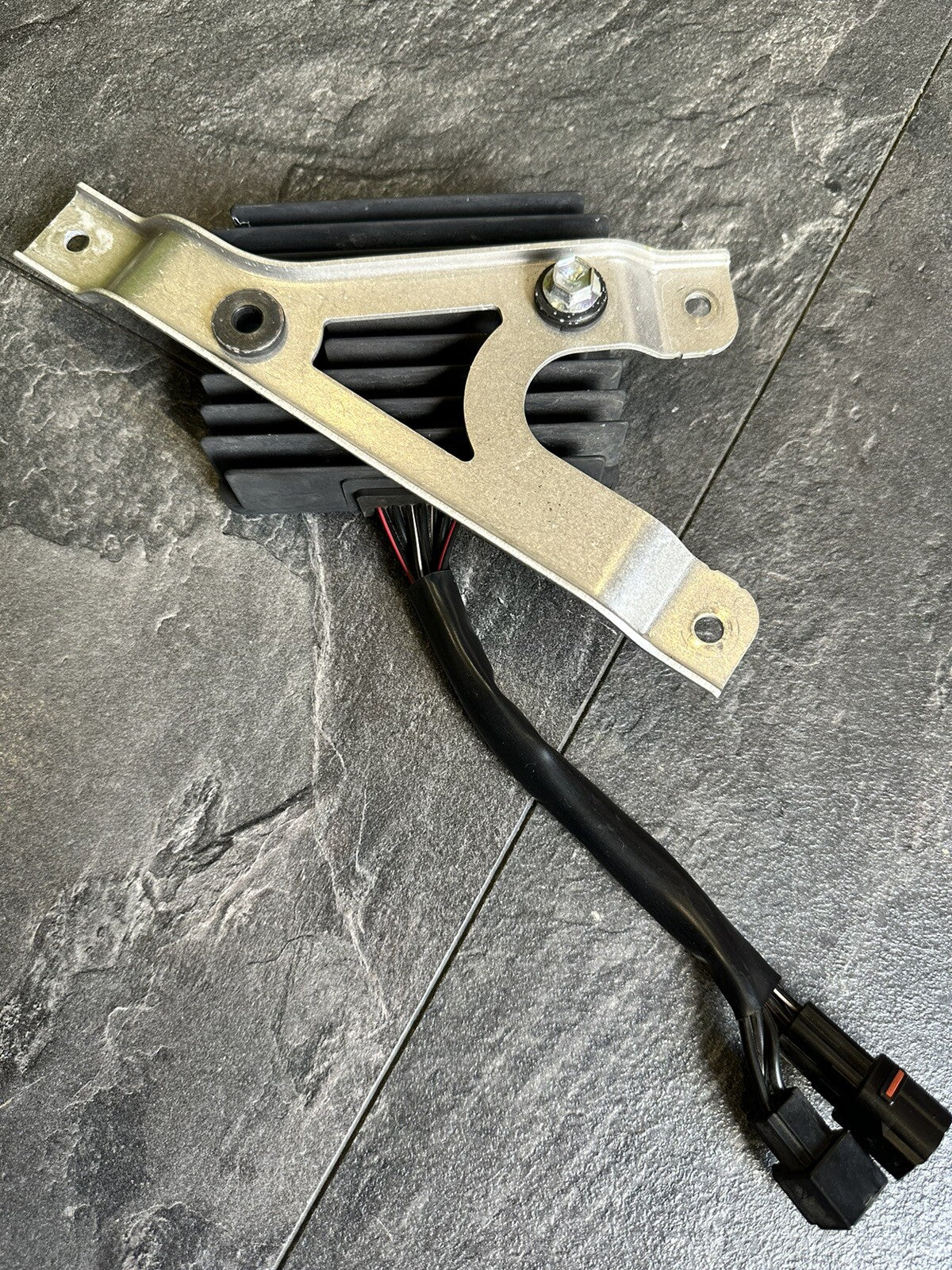 Suzuki GSXR 1000 2009 Regulator Rectifier & Bracket 2009-2016 9715 Miles OEM