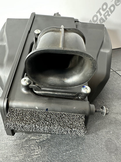 Yamaha R7 690 2024 Airbox Air Box Air Intake Filter Housing 1784 Miles 2022 2023