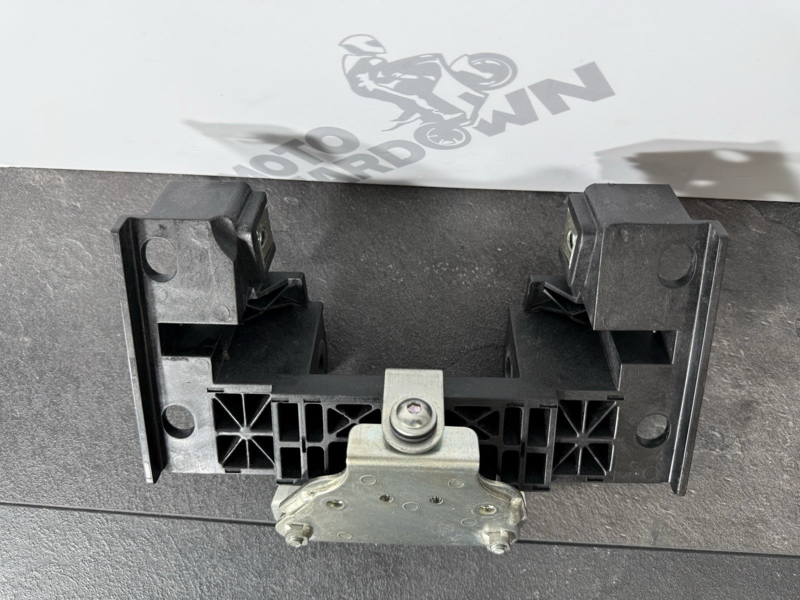 Suzuki GSXR 1000 R 2019 Subframe Bridge Fuel Tank Bracket Mount 2017-22 OEM MM