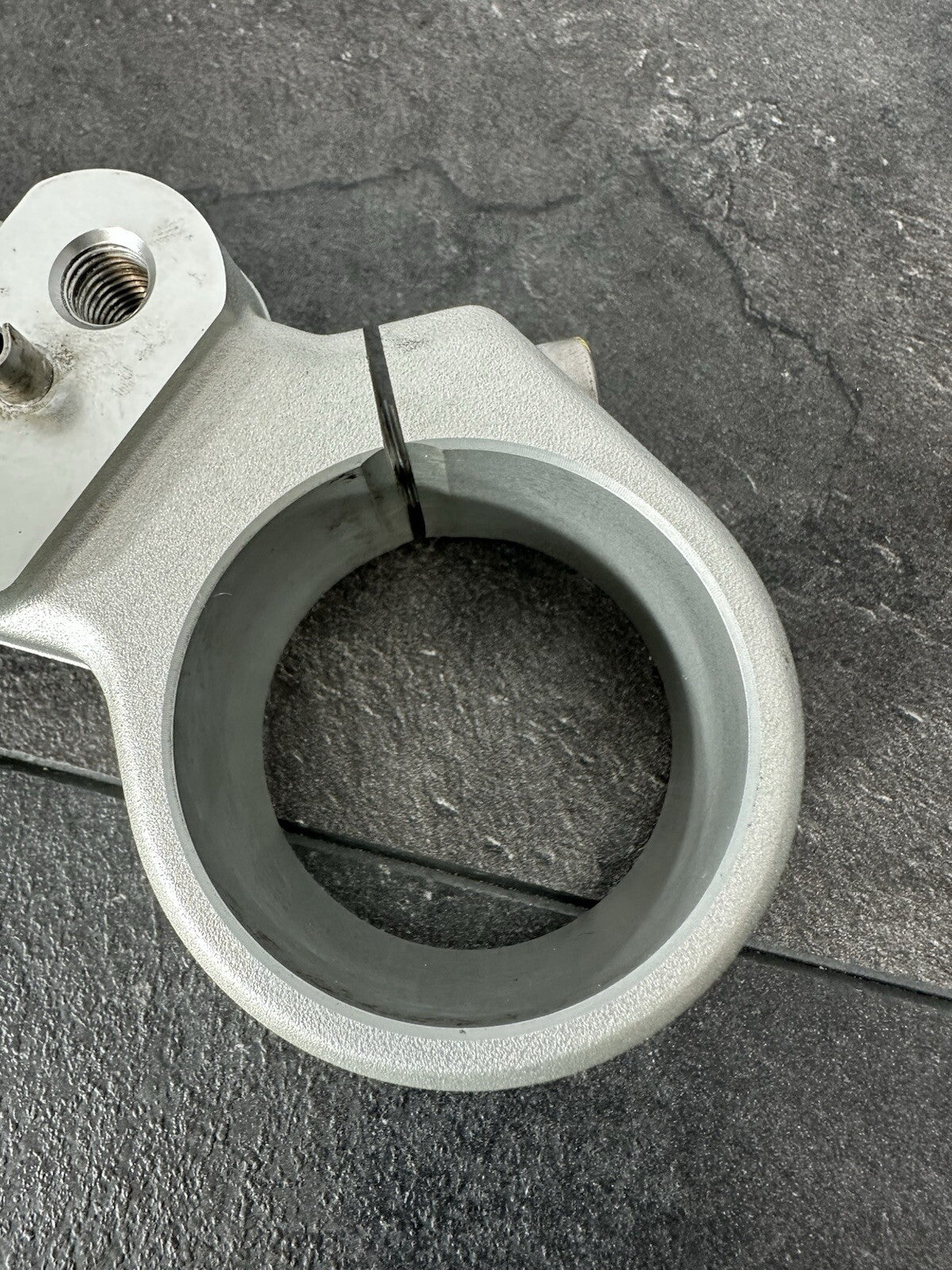 Triumph TIGER 900 GT PRO 2022 Top Yoke Upper Yoke 6337 Mile 2020-2023 OEM