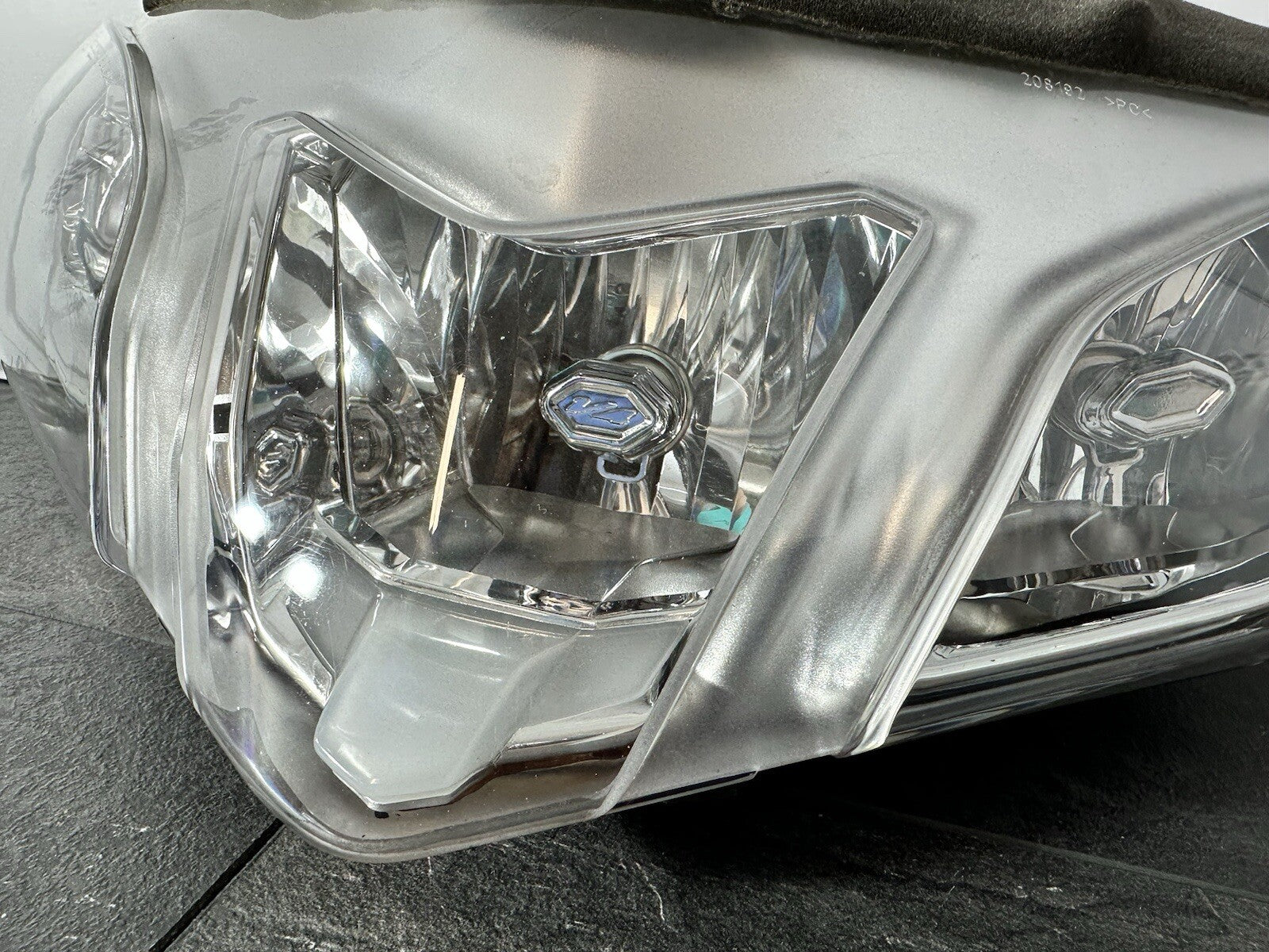 Aprilia RSV4 RF 1000 2016 Headlight Assembly Light Cluster 2015-2020 OEM Tuono