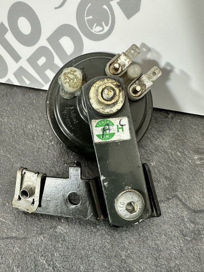 Aprilia Tuono V4 1100 2021 Horn & Mount Bracket Only 6606 Miles 2022-2024 OEM