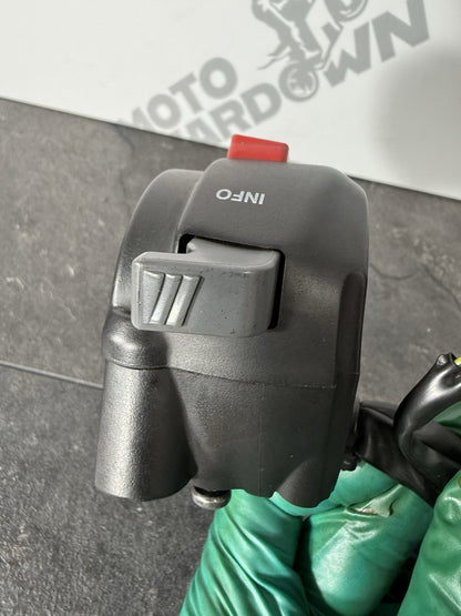 Yamaha YZF R125 R 125 2014 Right Switchgear Switches 26983 Miles 2008-2018 OEM