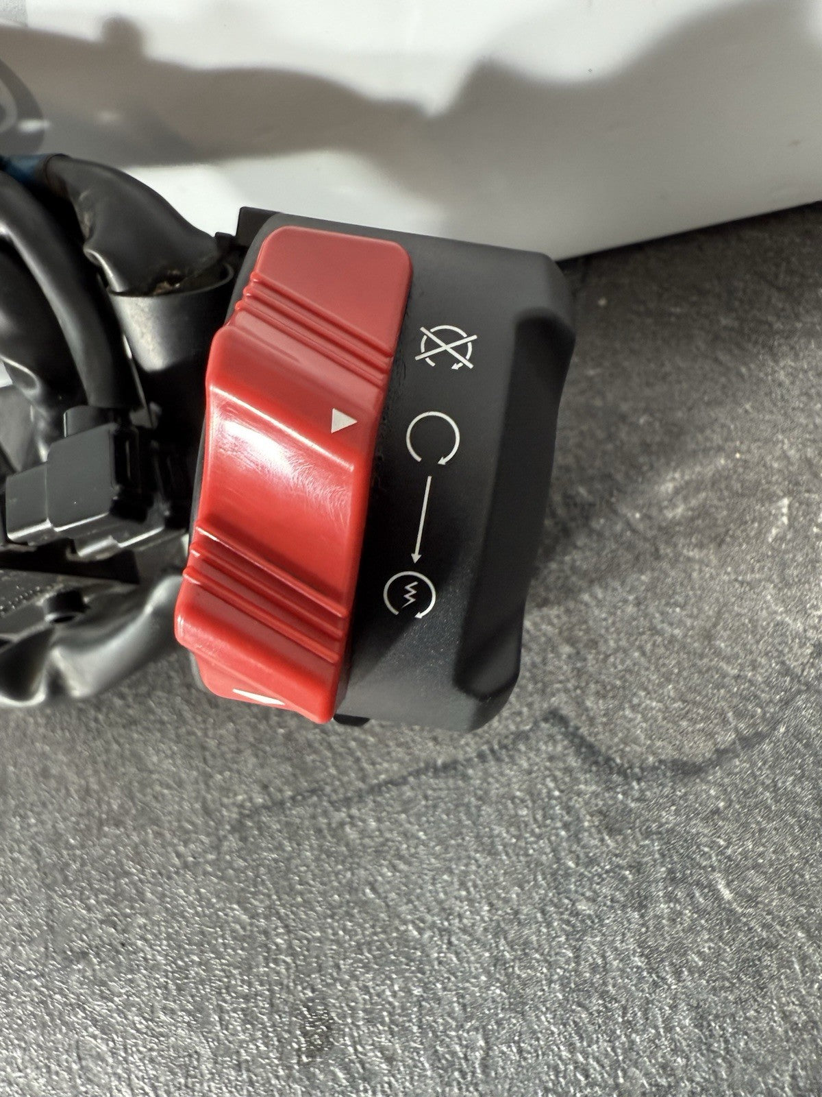 51dcb477-4259-481e-9ffa-28d445ae1e85